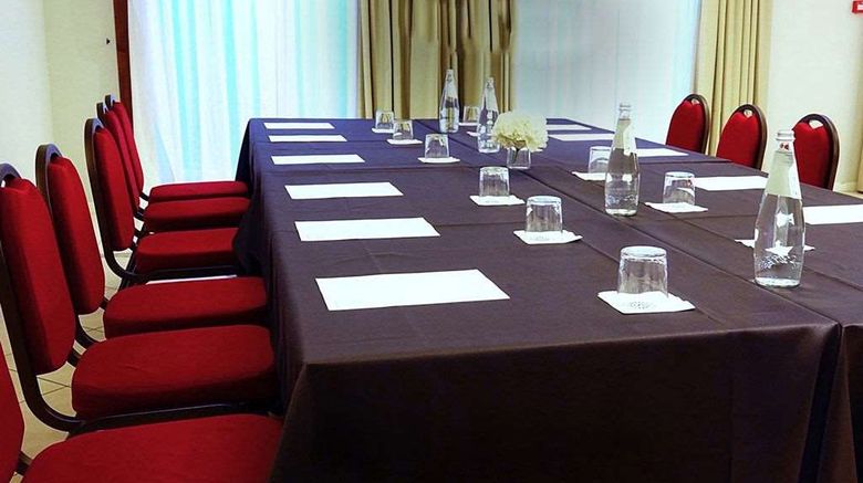 <b>Relais Sant'Emiliano Padenghe Meeting</b>. Images powered by <a href="https://iceportal.shijigroup.com/" title="IcePortal" target="_blank">IcePortal</a>.