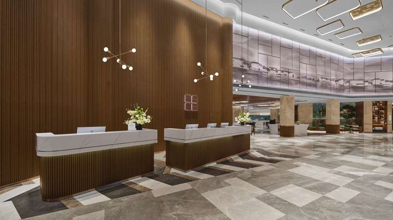 <b>Hilton Garden Inn North Railway Station Lobby</b>. Images powered by <a href="https://iceportal.shijigroup.com/" title="IcePortal" target="_blank">IcePortal</a>.