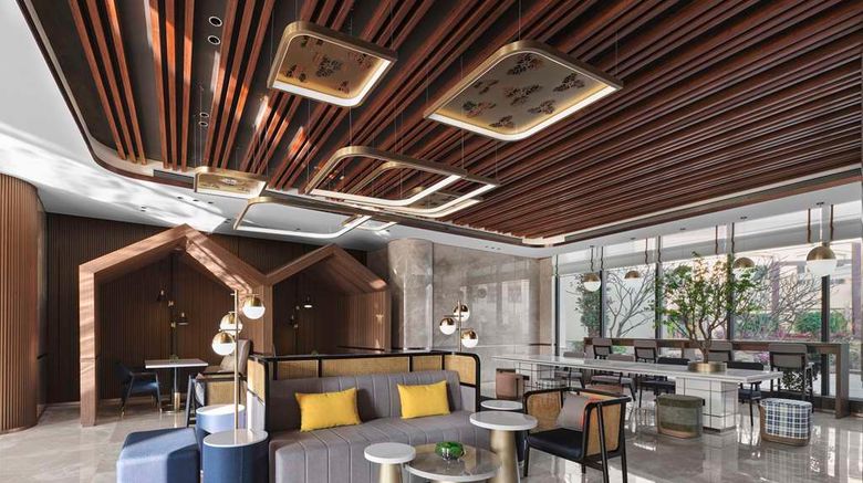 <b>Hilton Garden Inn North Railway Station Lobby</b>. Images powered by <a href="https://iceportal.shijigroup.com/" title="IcePortal" target="_blank">IcePortal</a>.