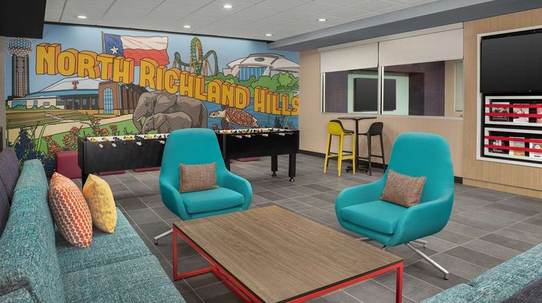 <b>Tru by Hilton DFW West Lobby</b>. Images powered by <a href="https://iceportal.shijigroup.com/" title="IcePortal" target="_blank">IcePortal</a>.