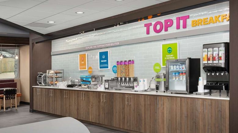 <b>Tru by Hilton DFW West Restaurant</b>. Images powered by <a href="https://iceportal.shijigroup.com/" title="IcePortal" target="_blank">IcePortal</a>.