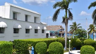 VillaBlanca Garden Beach Hotel