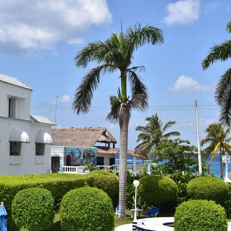VillaBlanca Garden Beach Hotel