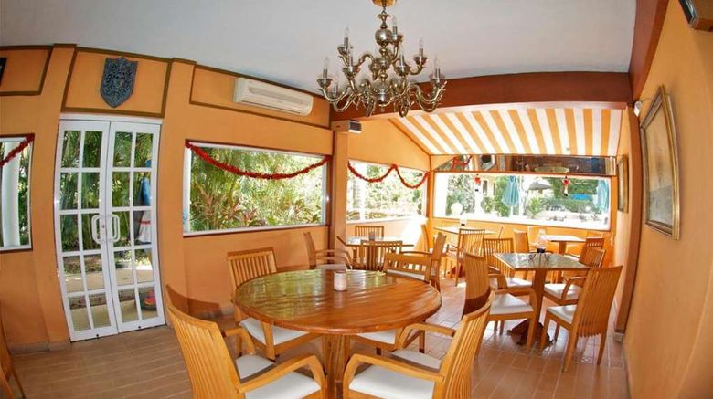 <b>VillaBlanca Garden Beach Hotel Restaurant</b>. Images powered by <a href="https://iceportal.shijigroup.com/" title="IcePortal" target="_blank">IcePortal</a>.