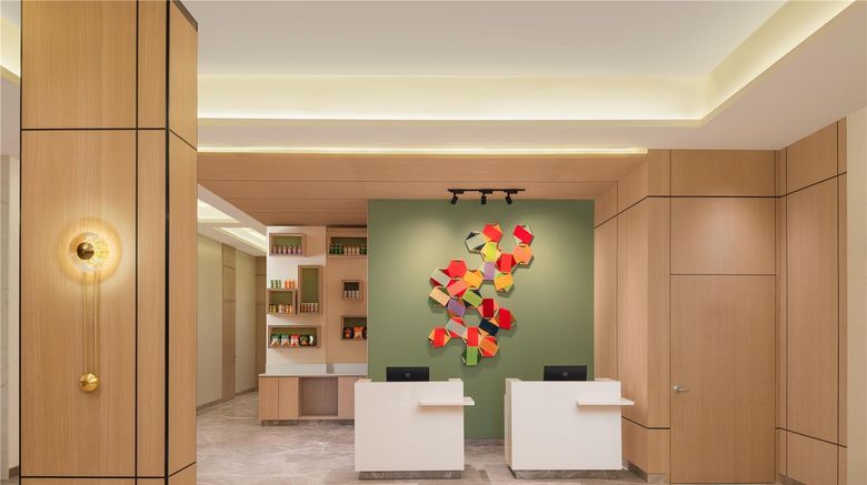 <b>Hilton Garden Inn Surat City Centre Lobby</b>. Images powered by <a href="https://iceportal.shijigroup.com/" title="IcePortal" target="_blank">IcePortal</a>.