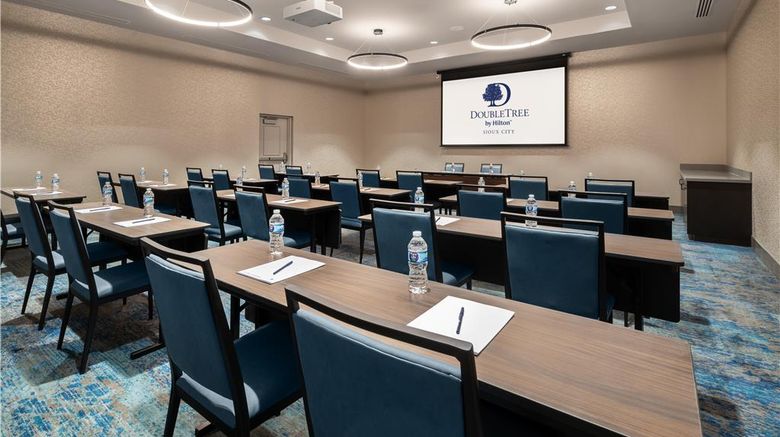 <b>DoubleTree by Hilton Sioux City Meeting</b>. Images powered by <a href="https://iceportal.shijigroup.com/" title="IcePortal" target="_blank">IcePortal</a>.