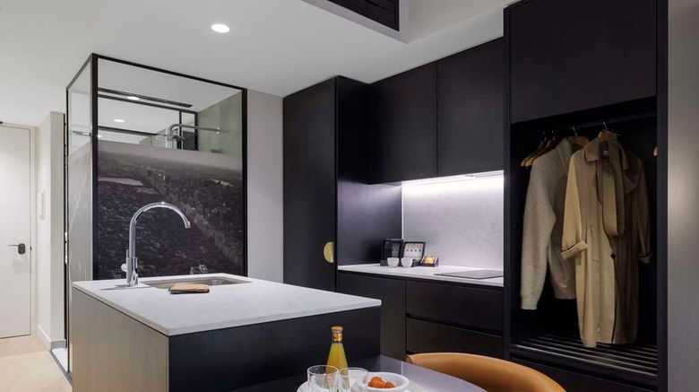 <b>Veriu Collingwood Suite</b>. Images powered by <a href="https://iceportal.shijigroup.com/" title="IcePortal" target="_blank">IcePortal</a>.