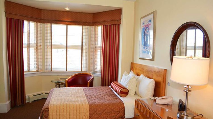 Alexander Inn Room