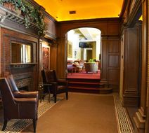 Alexander Inn Lobby