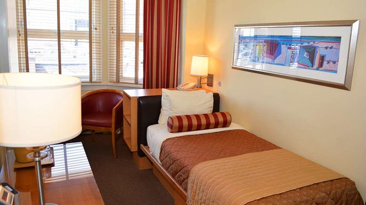 Alexander Inn Room