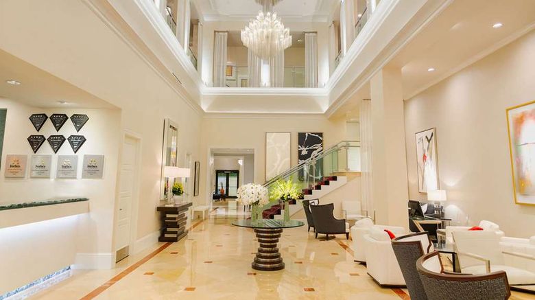<b>Inn on Fifth Lobby</b>. Images powered by <a href="https://iceportal.shijigroup.com/" title="IcePortal" target="_blank">IcePortal</a>.