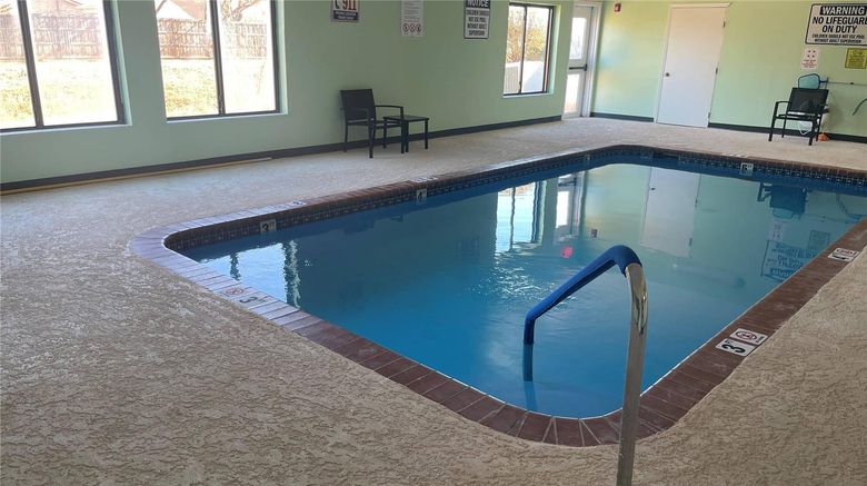 <b>Quality Suites Abilene Mall Area Pool</b>. Images powered by <a href="https://iceportal.shijigroup.com/" title="IcePortal" target="_blank">IcePortal</a>.