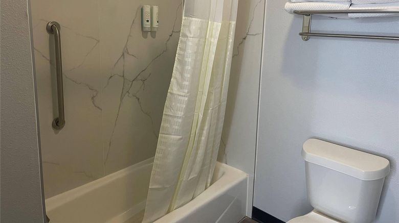 <b>Quality Suites Abilene Mall Area Room</b>. Images powered by <a href="https://iceportal.shijigroup.com/" title="IcePortal" target="_blank">IcePortal</a>.
