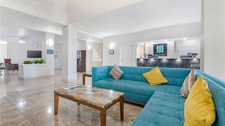 <b>MainStay Suites Lobby</b>. Images powered by <a href="https://iceportal.shijigroup.com/" title="IcePortal" target="_blank">IcePortal</a>.