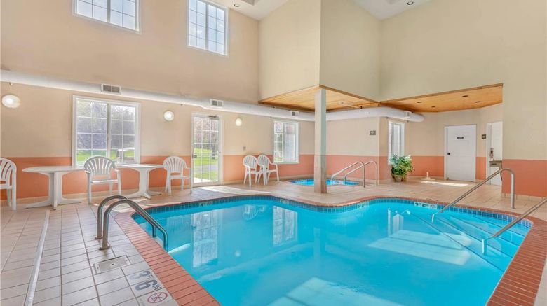 <b>MainStay Suites Pool</b>. Images powered by <a href="https://iceportal.shijigroup.com/" title="IcePortal" target="_blank">IcePortal</a>.