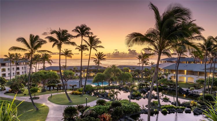 Hilton Vacation Club The Point at Poipu Exterior