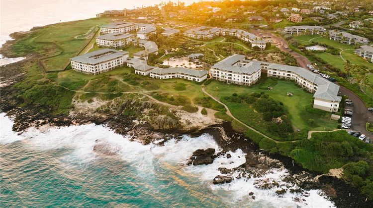 Hilton Vacation Club The Point at Poipu Exterior