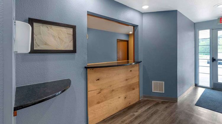 Extended Stay America Select Bessemer Lobby