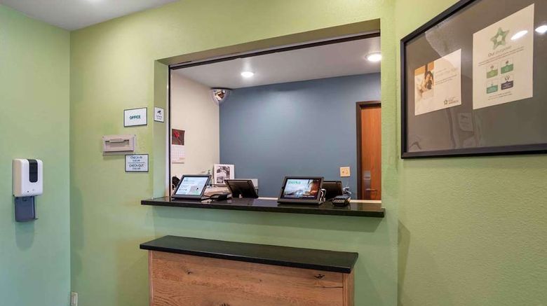 <b>Extended Stay America Select Lobby</b>. Images powered by <a href="https://iceportal.shijigroup.com/" title="IcePortal" target="_blank">IcePortal</a>.