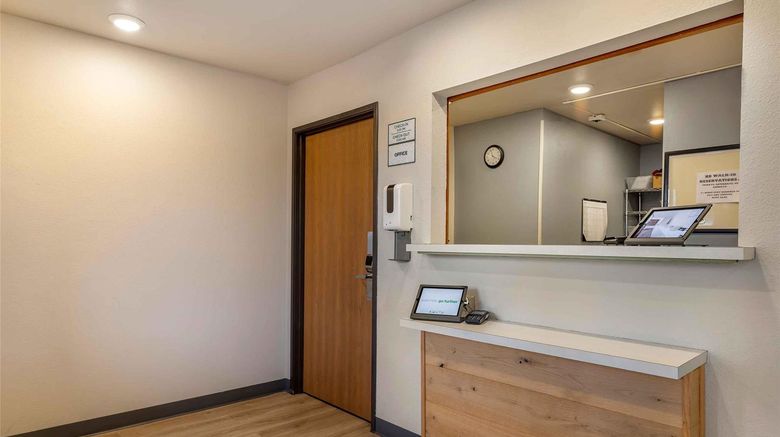 <b>Extended Stay America Select Wichita N Lobby</b>. Images powered by <a href="https://iceportal.shijigroup.com/" title="IcePortal" target="_blank">IcePortal</a>.