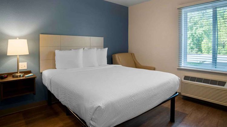 Extended Stay Suites Charlotte Matthews Room