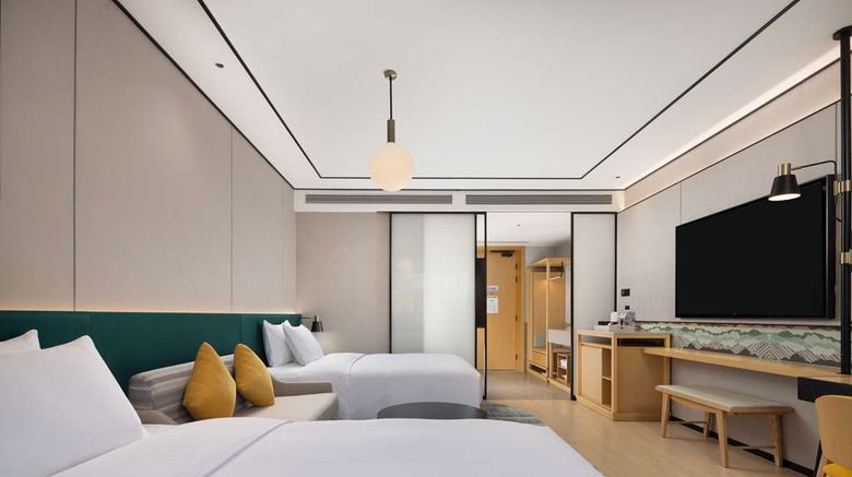 <b>Hilton Garden Inn Zigong High-Tech Zone Room</b>. Images powered by <a href="https://iceportal.shijigroup.com/" title="IcePortal" target="_blank">IcePortal</a>.
