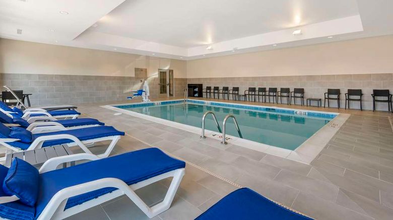 <b>Comfort Suites Richmond East Pool</b>. Images powered by <a href="https://iceportal.shijigroup.com/" title="IcePortal" target="_blank">IcePortal</a>.