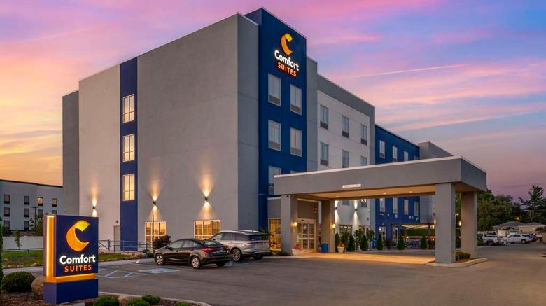 <b>Comfort Suites Richmond East Exterior</b>. Images powered by <a href="https://iceportal.shijigroup.com/" title="IcePortal" target="_blank">IcePortal</a>.