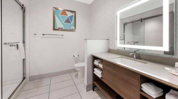 Comfort Suites Richmond East Room