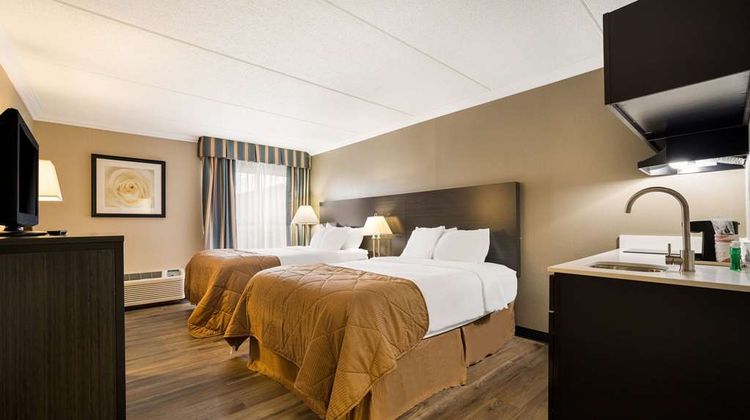 Suburban Studios Room