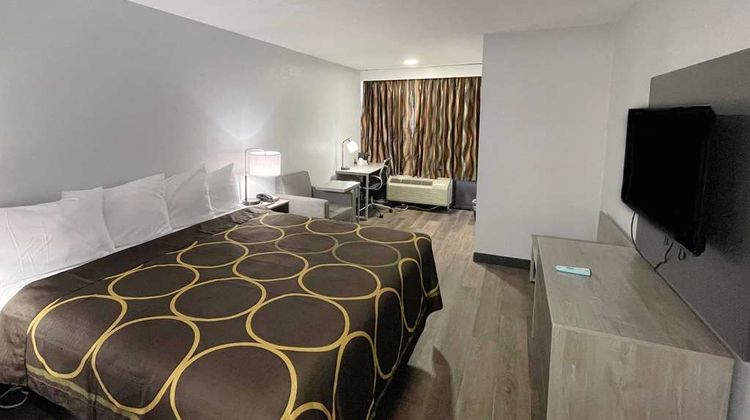 Super 8 by Wyndham Pigeon Forge Downtown Room