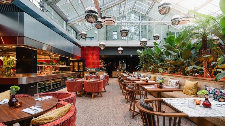 <b>sly Berlin Restaurant</b>. Images powered by <a href="https://iceportal.shijigroup.com/" title="IcePortal" target="_blank">IcePortal</a>.