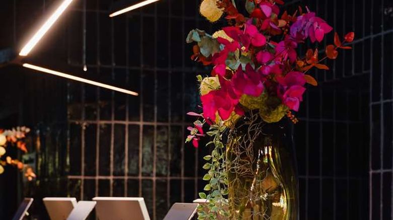 <b>sly Berlin Lobby</b>. Images powered by <a href="https://iceportal.shijigroup.com/" title="IcePortal" target="_blank">IcePortal</a>.