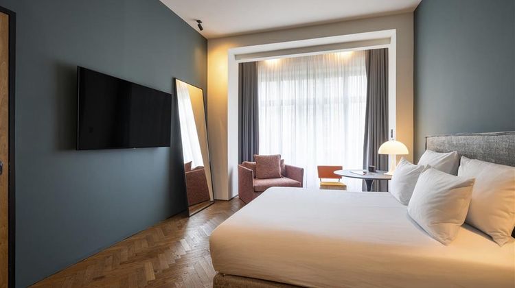 sly Berlin Room