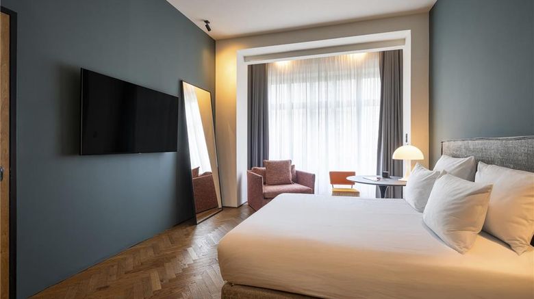 <b>sly Berlin Room</b>. Images powered by <a href="https://iceportal.shijigroup.com/" title="IcePortal" target="_blank">IcePortal</a>.