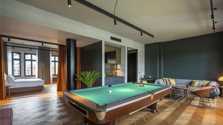 <b>sly Berlin Suite</b>. Images powered by <a href="https://iceportal.shijigroup.com/" title="IcePortal" target="_blank">IcePortal</a>.