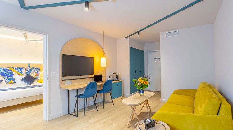 Urban Hotel Suite