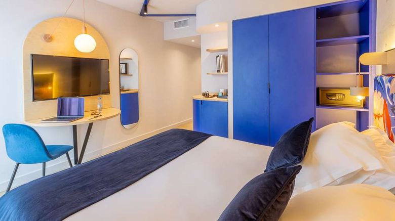 <b>Urban Hotel Room</b>. Images powered by <a href="https://iceportal.shijigroup.com/" title="IcePortal" target="_blank">IcePortal</a>.