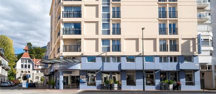 Urban Hotel Exterior