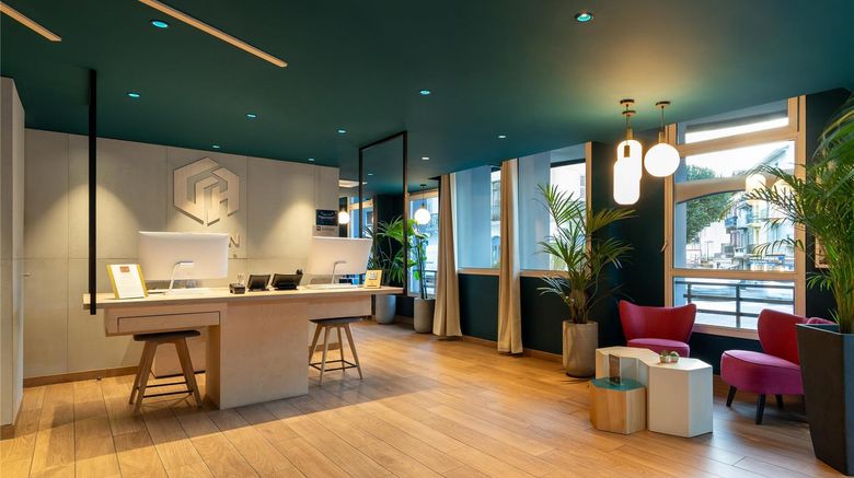 <b>Urban Hotel Lobby</b>. Images powered by <a href="https://iceportal.shijigroup.com/" title="IcePortal" target="_blank">IcePortal</a>.