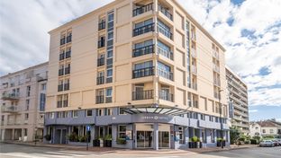 Urban Hotel
