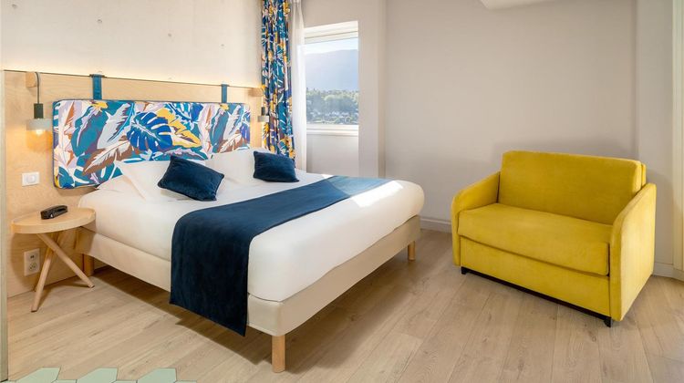 Urban Hotel Room