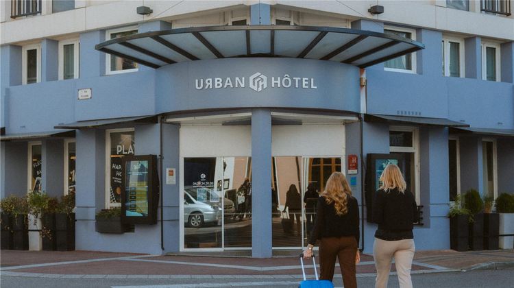 Urban Hotel Exterior