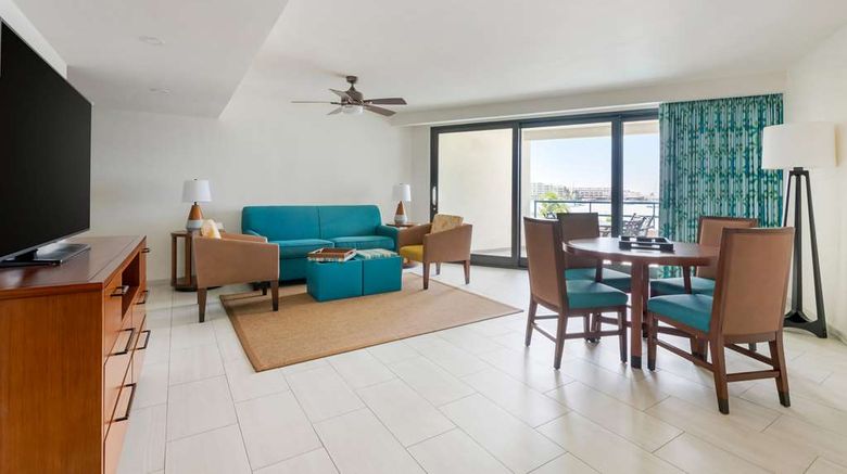 <b>Hilton Vacation Club Royal Palm Room</b>. Images powered by <a href="https://iceportal.shijigroup.com/" title="IcePortal" target="_blank">IcePortal</a>.