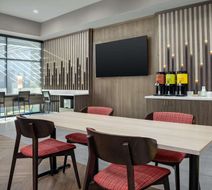 Home2 Suites by Hilton Cullman Lobby