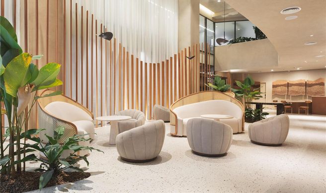 Qoya Hotel Curitiba-Curio Coll by Hilton Lobby