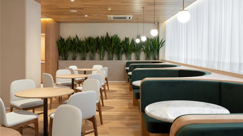 <b>Qoya Hotel Curitiba-Curio Coll by Hilton Restaurant</b>. Images powered by <a href="https://iceportal.shijigroup.com/" title="IcePortal" target="_blank">IcePortal</a>.