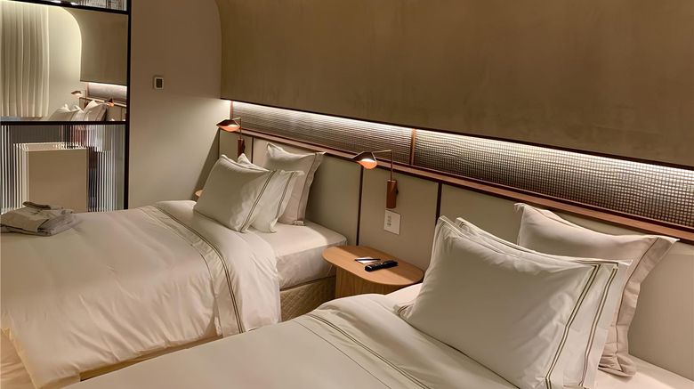 <b>Qoya Hotel Curitiba-Curio Coll by Hilton Room</b>. Images powered by <a href="https://iceportal.shijigroup.com/" title="IcePortal" target="_blank">IcePortal</a>.