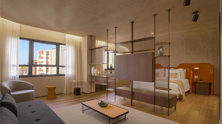 <b>Qoya Hotel Curitiba-Curio Coll by Hilton Room</b>. Images powered by <a href="https://iceportal.shijigroup.com/" title="IcePortal" target="_blank">IcePortal</a>.