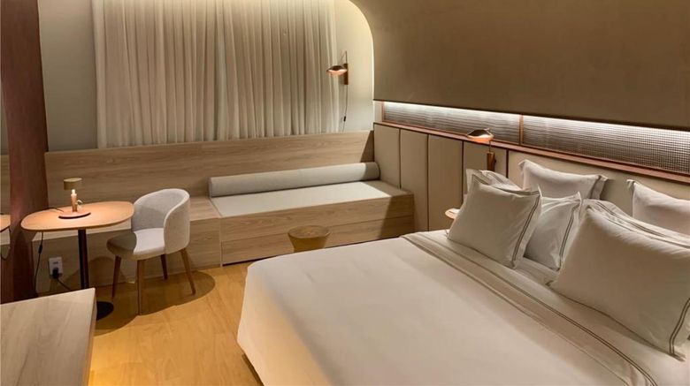 <b>Qoya Hotel Curitiba-Curio Coll by Hilton Room</b>. Images powered by <a href="https://iceportal.shijigroup.com/" title="IcePortal" target="_blank">IcePortal</a>.